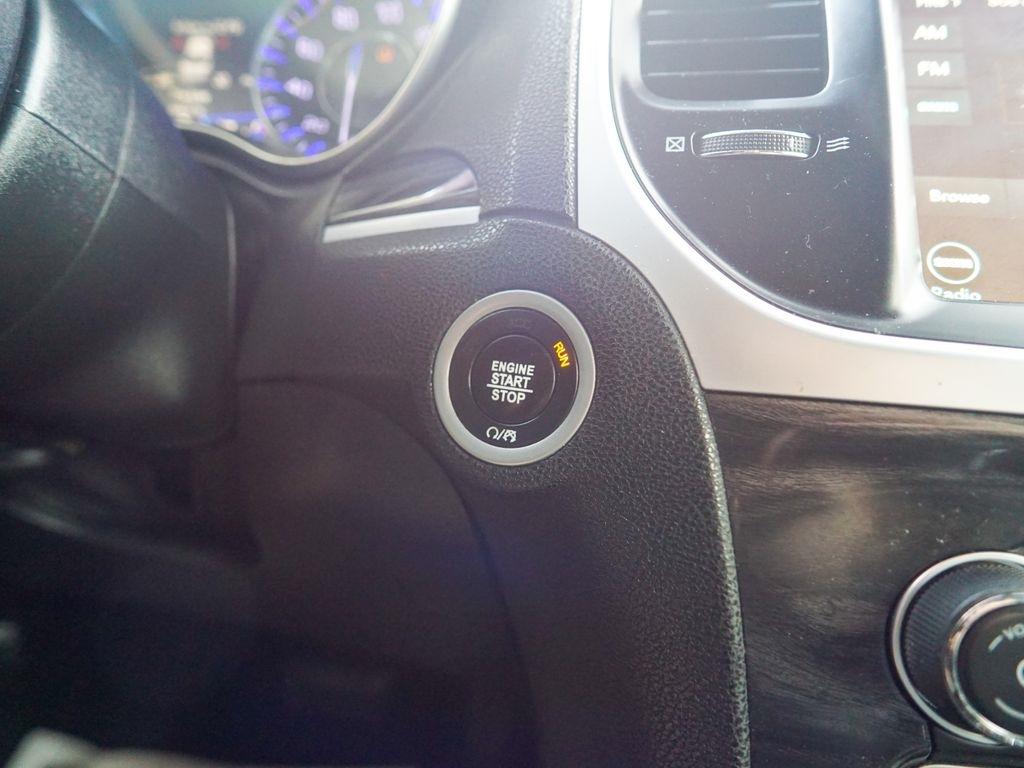 Chrysler 300  2019