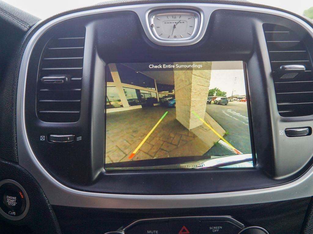 Chrysler 300  2019