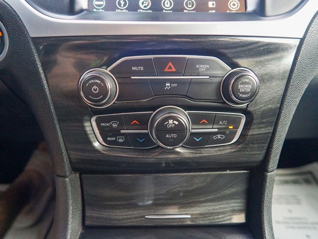 Chrysler 300  2019