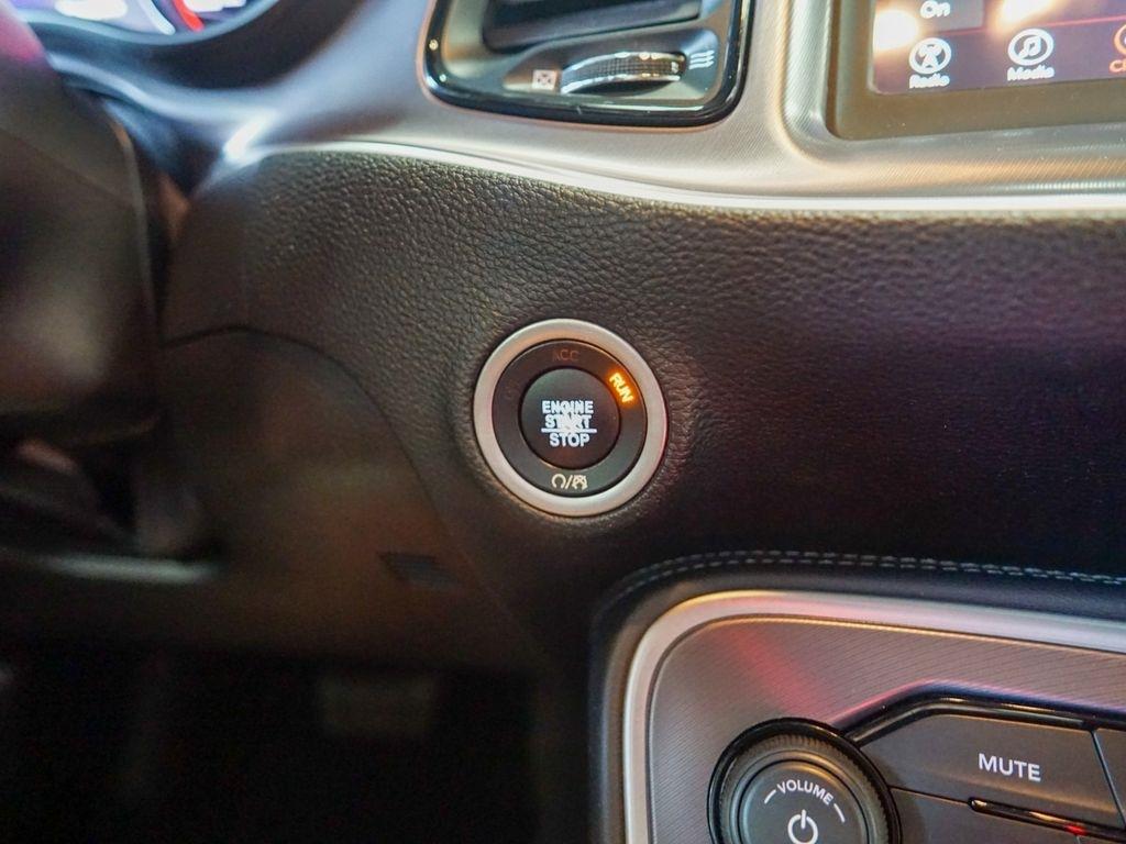 Dodge Challenger  2019