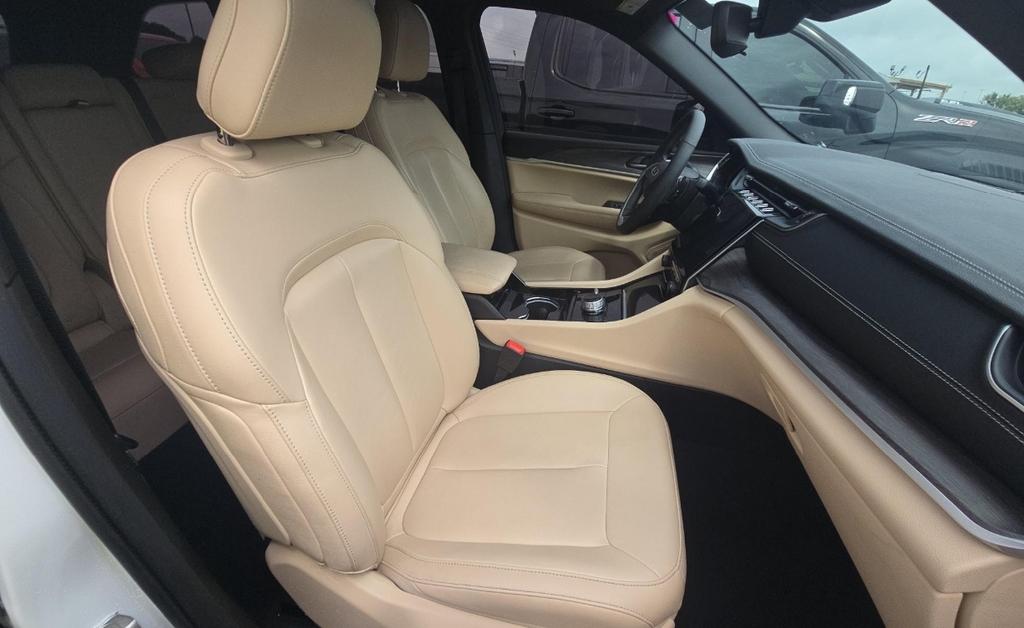 Jeep Grand Cherokee  2023