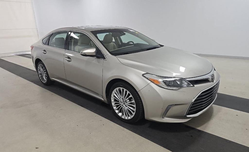 2016 Toyota Avalon Limited's photo