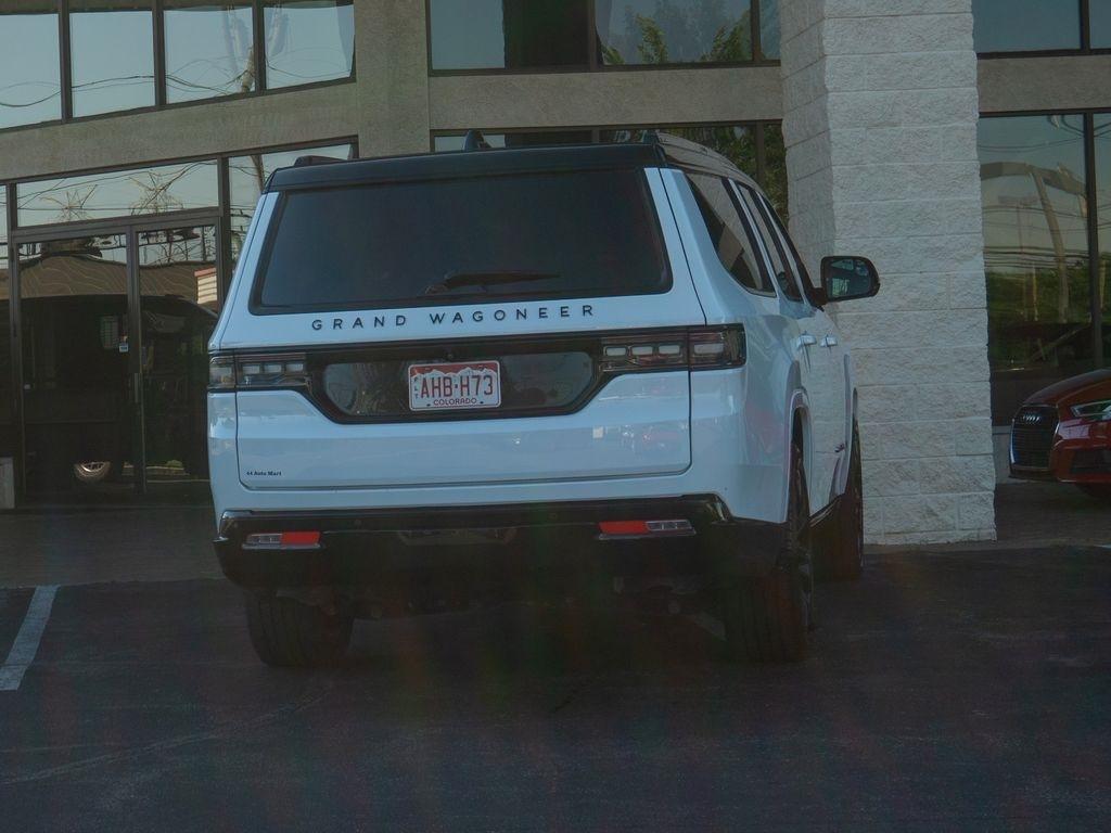 Jeep Grand Wagoneer L  2024