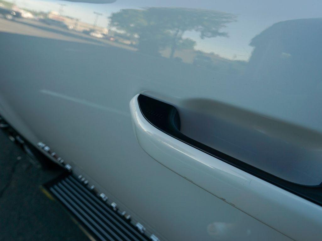 Jeep Grand Wagoneer L  2024
