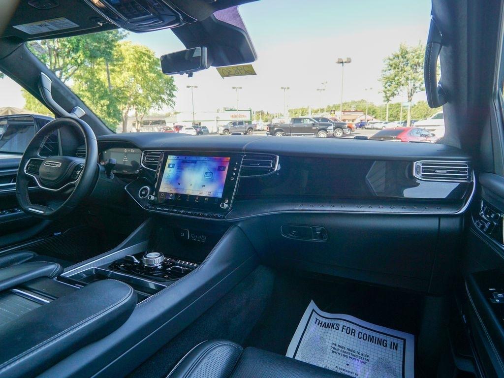 Jeep Grand Wagoneer L  2024