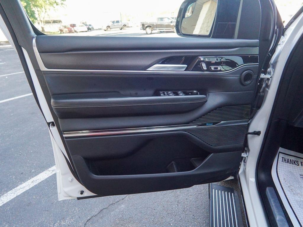 Jeep Grand Wagoneer L  2024