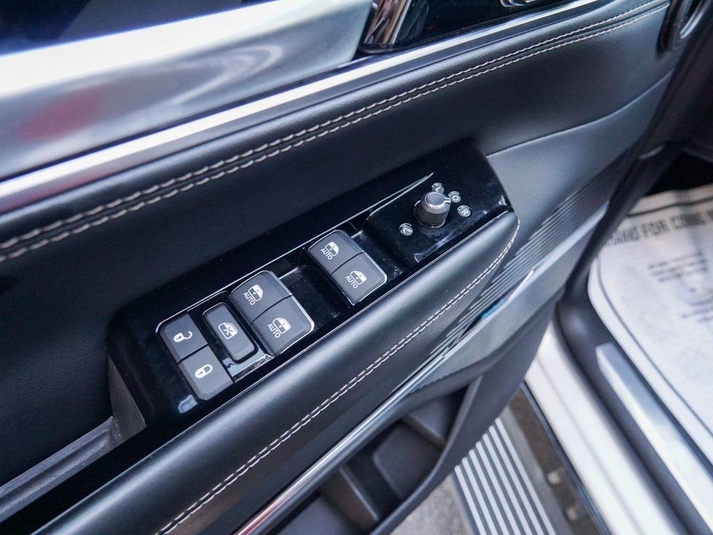 Jeep Grand Wagoneer L  2024