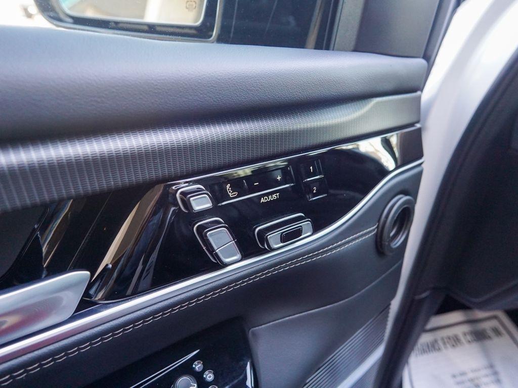 Jeep Grand Wagoneer L  2024