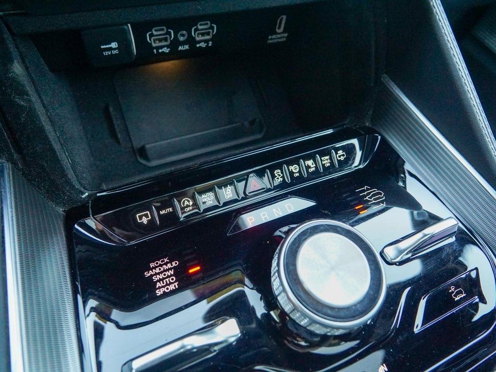 Jeep Grand Wagoneer L  2024