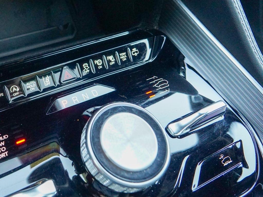 Jeep Grand Wagoneer L  2024