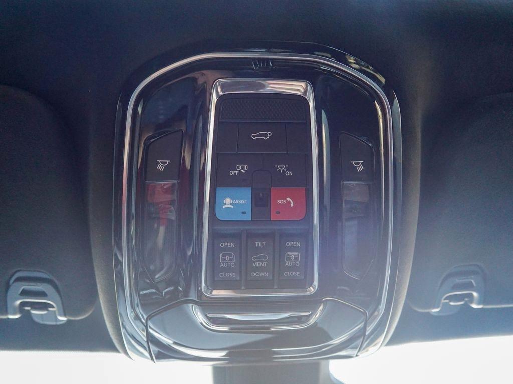 Jeep Grand Wagoneer L  2024