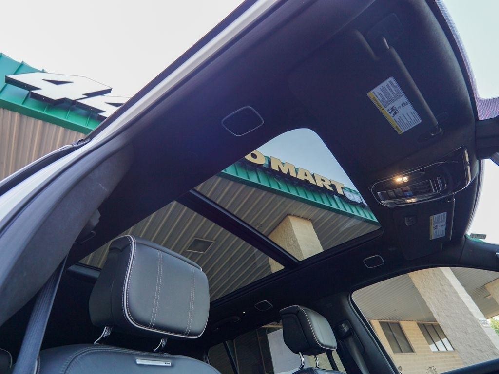 Jeep Grand Wagoneer L  2024