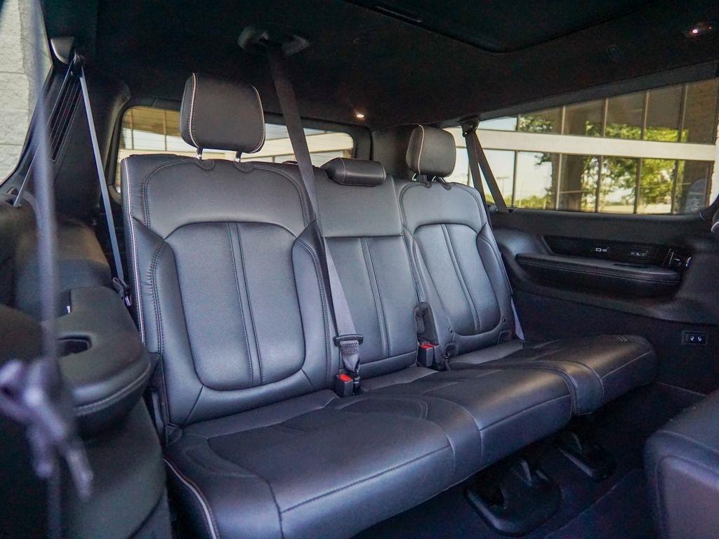 Jeep Grand Wagoneer L  2024