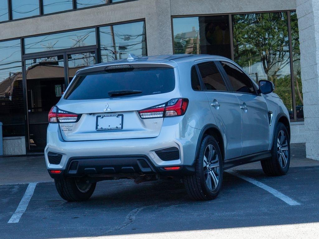 Mitsubishi Outlander Sport  2021