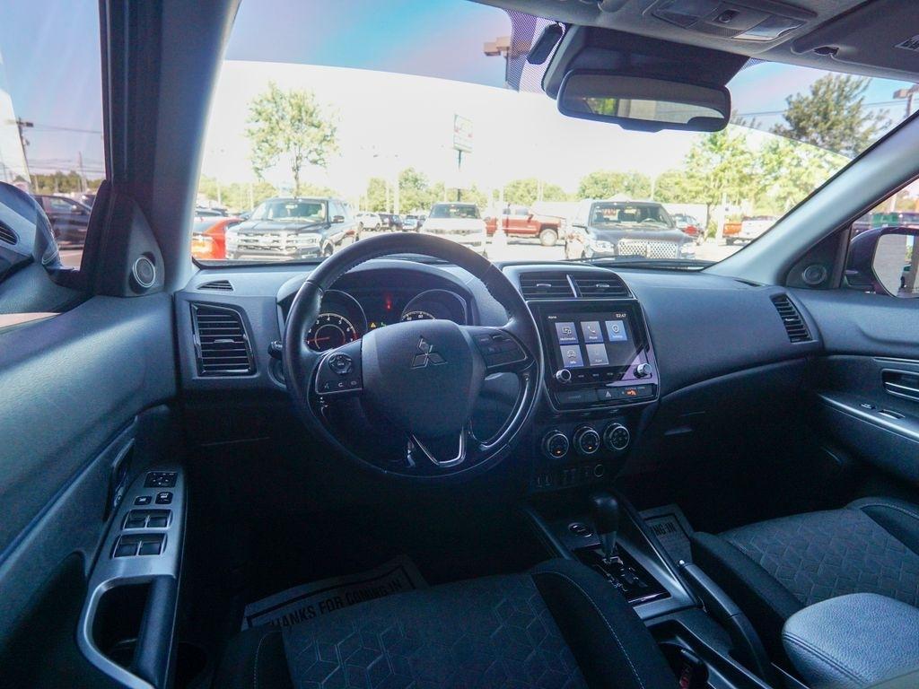 Mitsubishi Outlander Sport  2021