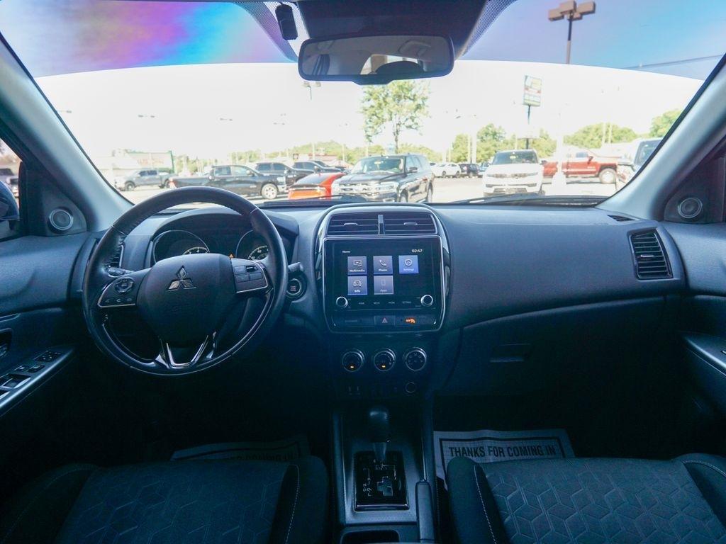 Mitsubishi Outlander Sport  2021