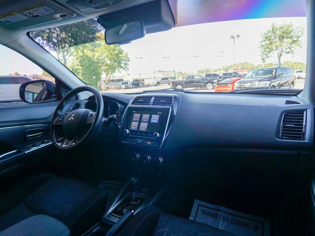 Mitsubishi Outlander Sport  2021
