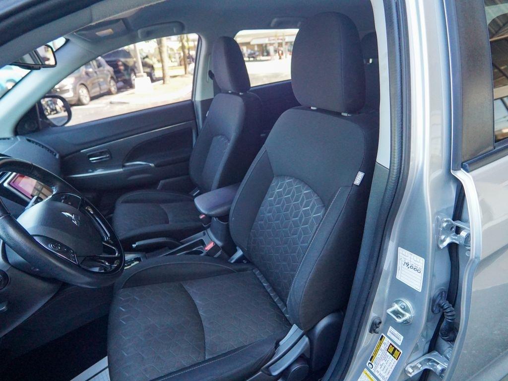 Mitsubishi Outlander Sport  2021