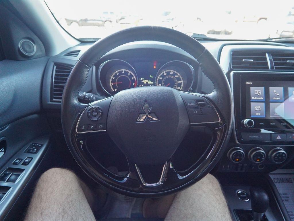 Mitsubishi Outlander Sport  2021