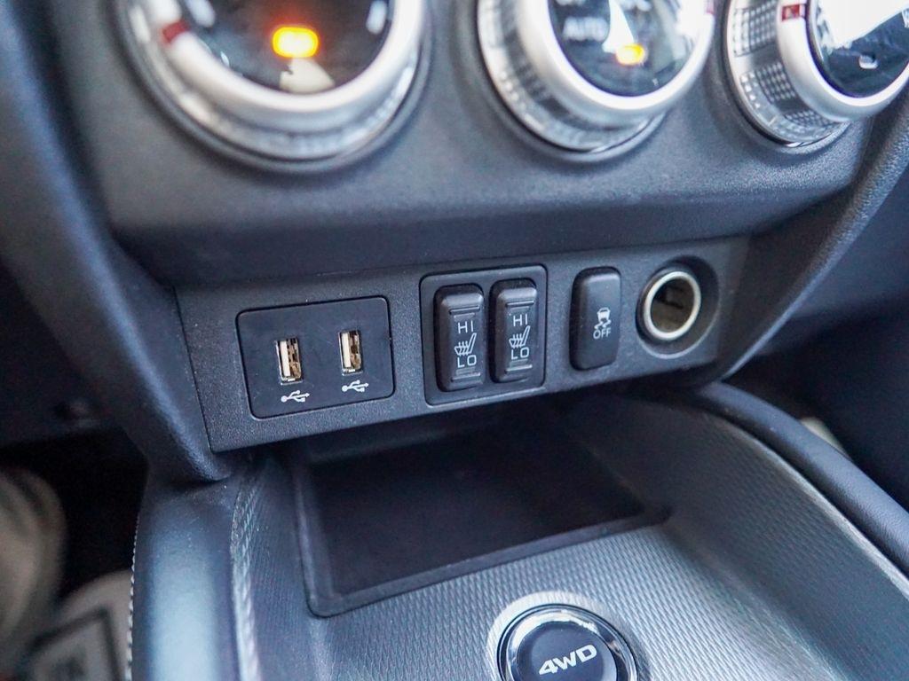 Mitsubishi Outlander Sport  2021