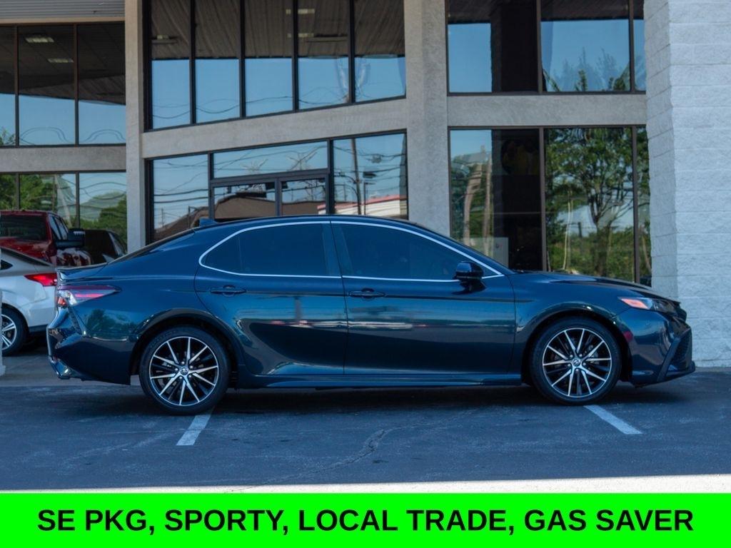 Toyota Camry  2021