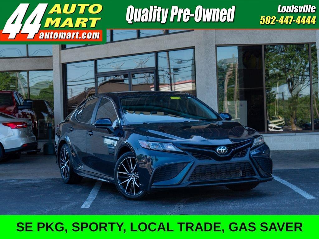 Toyota Camry  2021