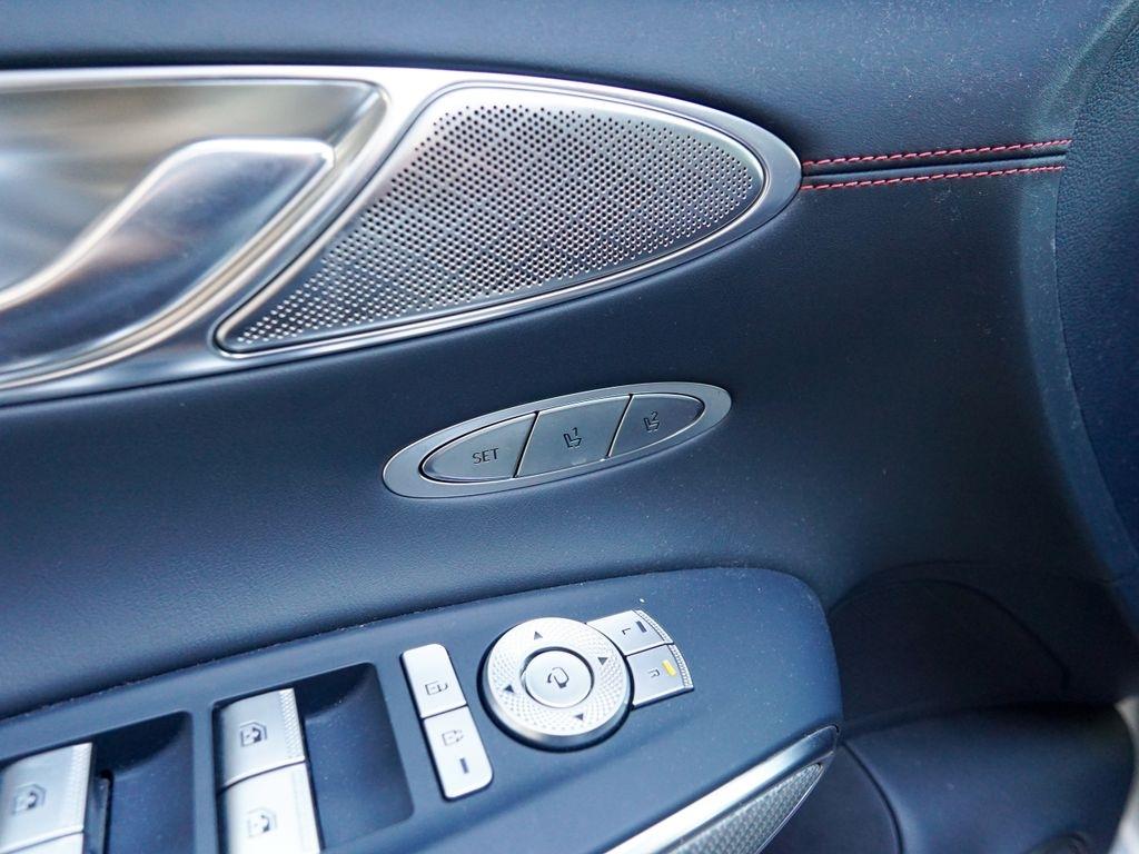 Genesis GV70  2023