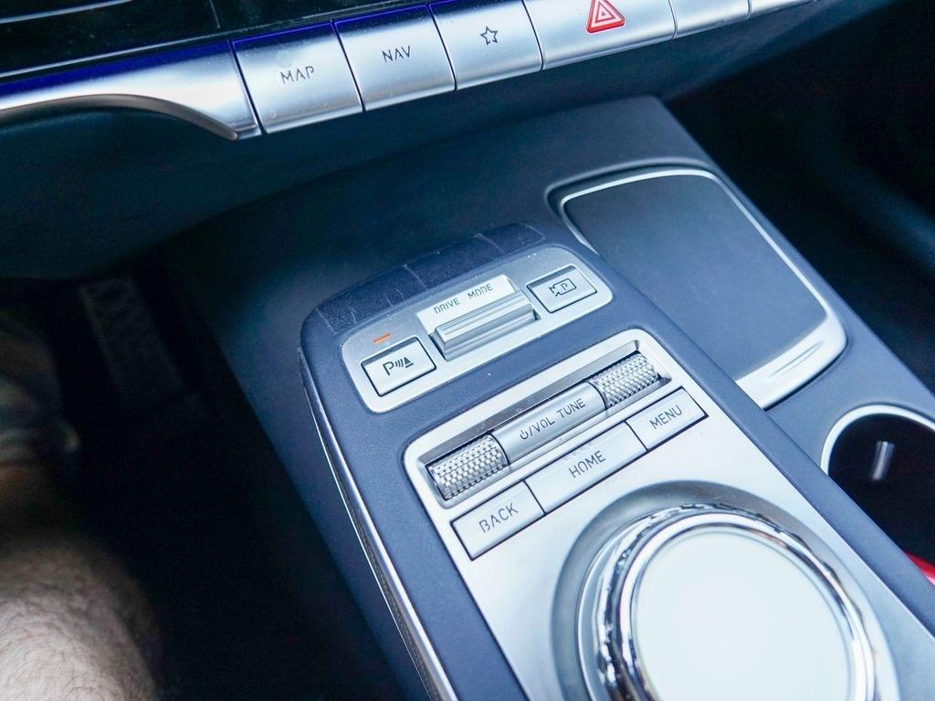 Genesis GV70  2023