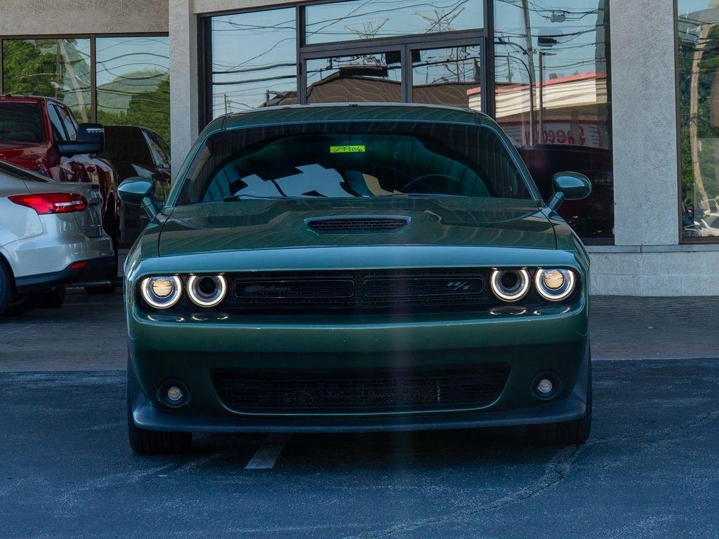 Dodge Challenger  2021