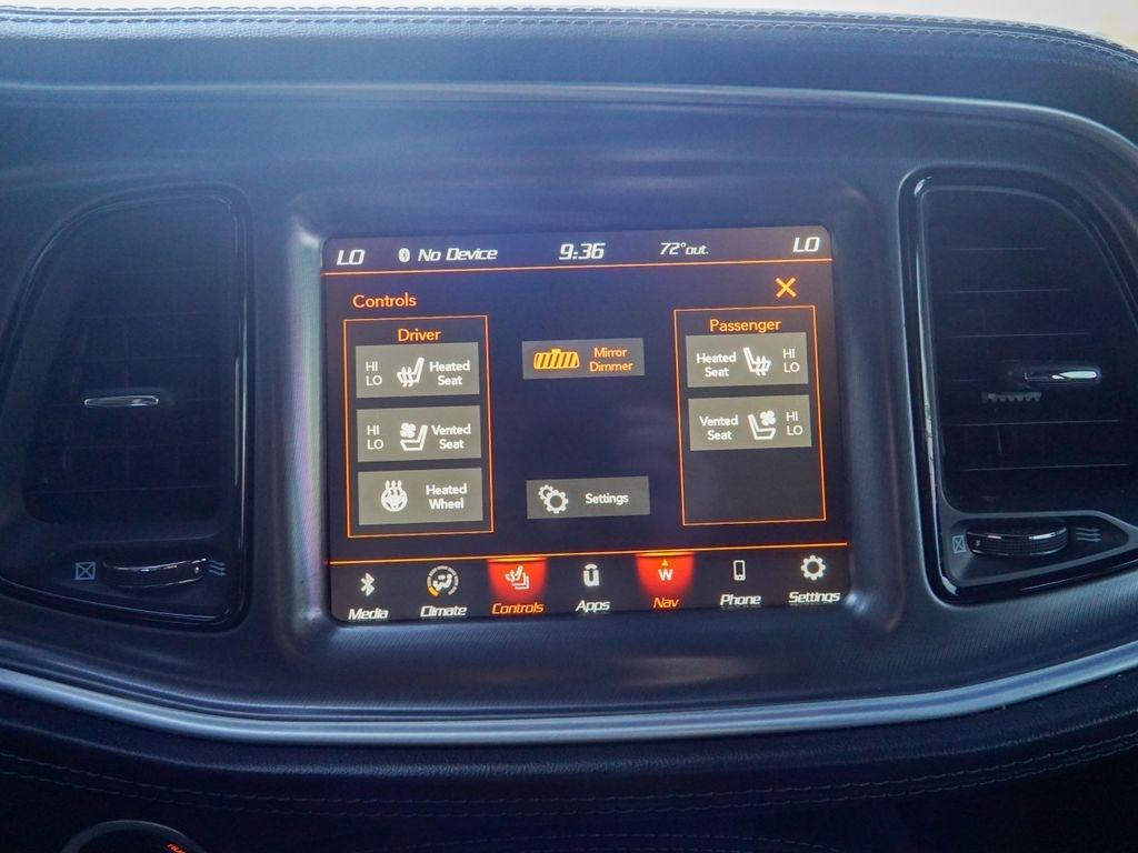 Dodge Challenger  2021