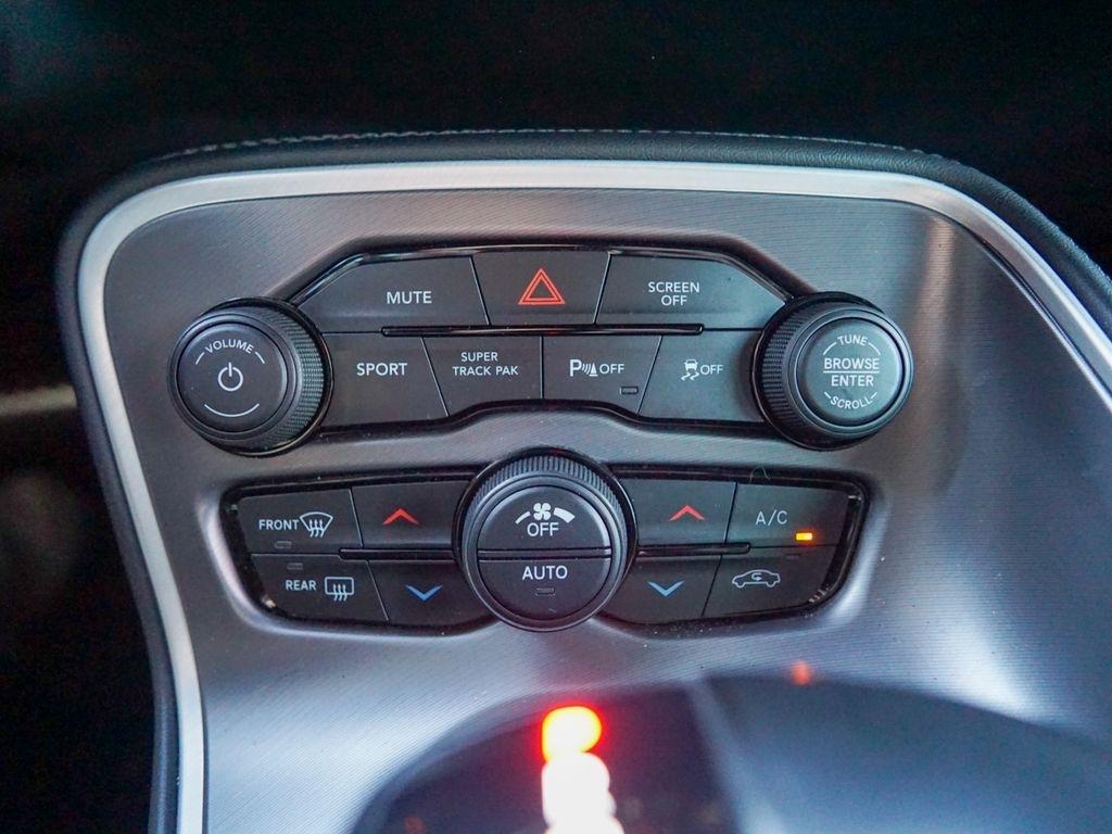 Dodge Challenger  2021
