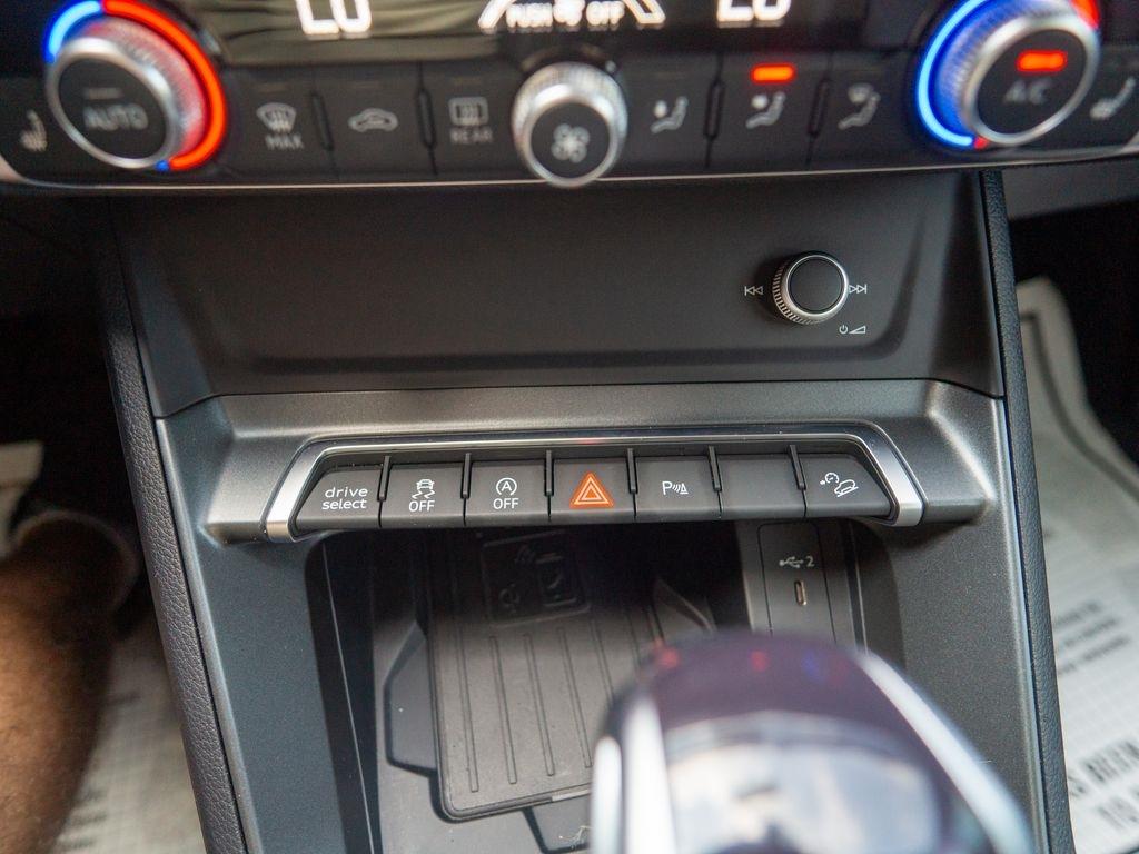 Audi Q3  2022