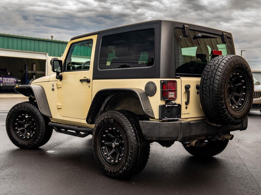 Jeep Wrangler  2011