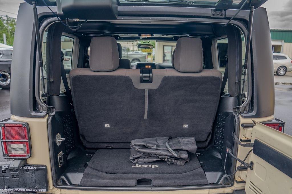 Jeep Wrangler  2011