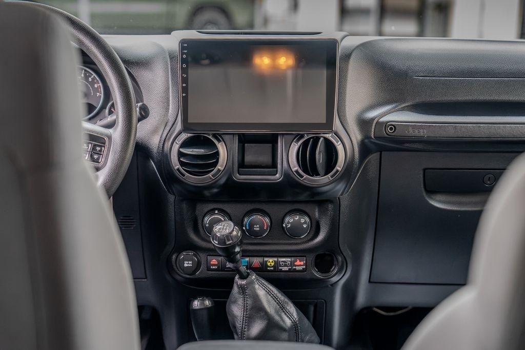 Jeep Wrangler  2011