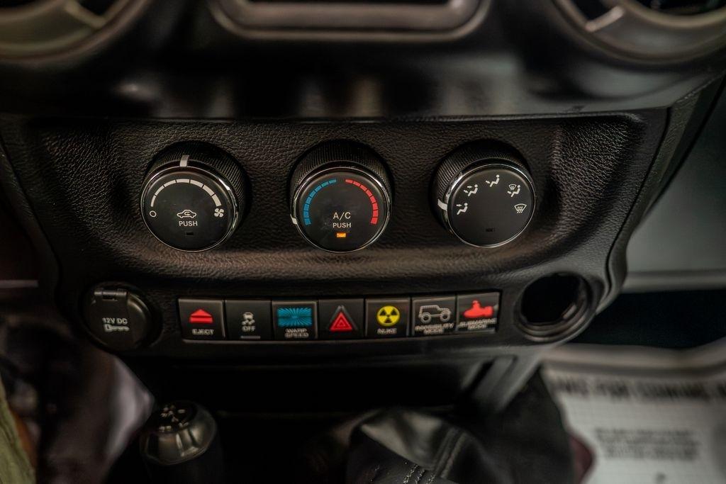 Jeep Wrangler  2011