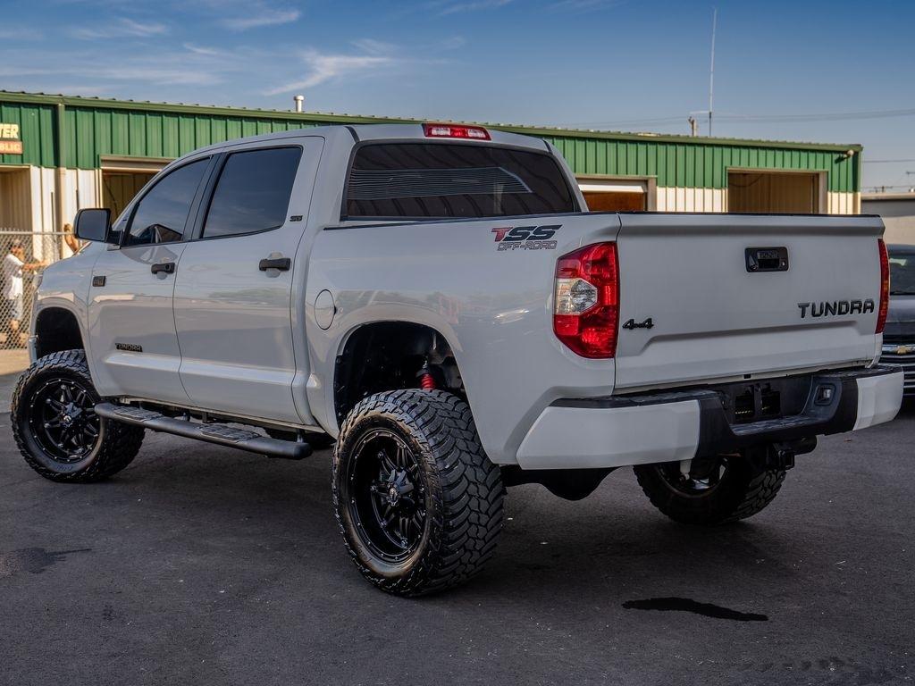 Toyota Tundra 4WD  2017