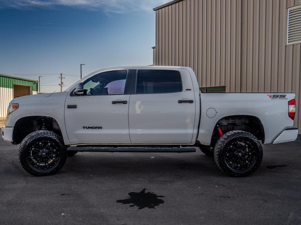 Toyota Tundra 4WD  2017