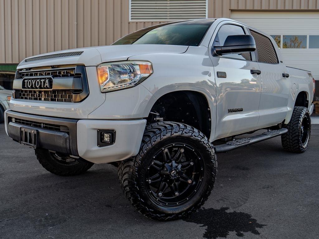 Toyota Tundra 4WD  2017