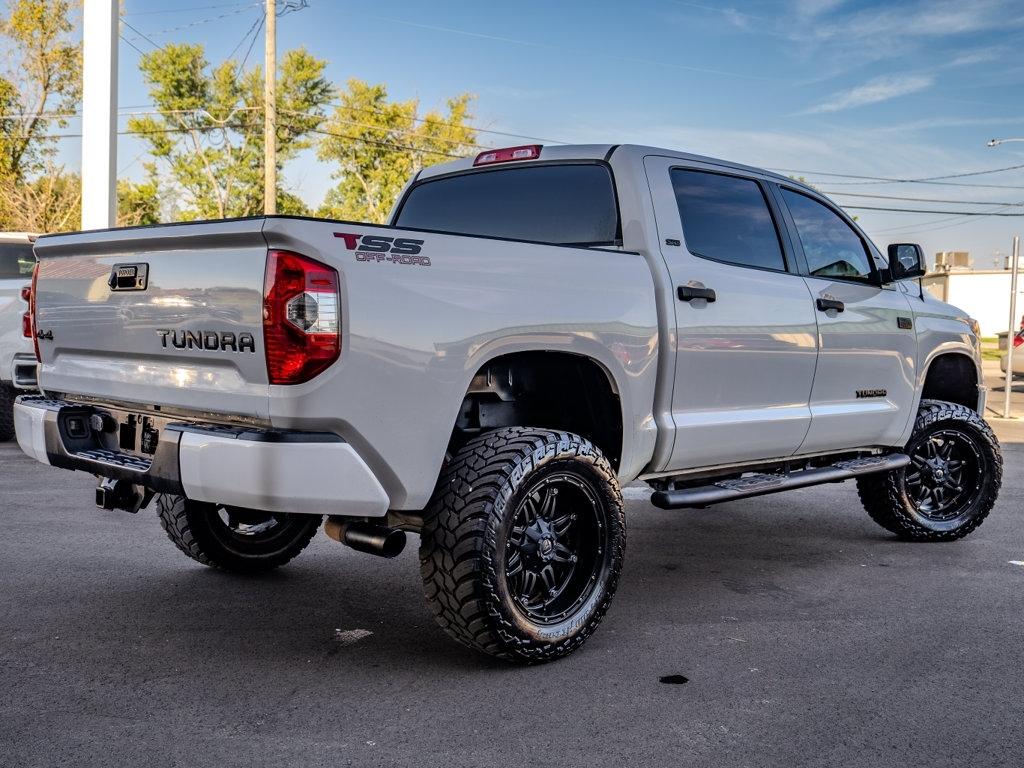 Toyota Tundra 4WD  2017