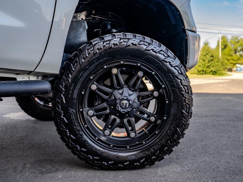 Toyota Tundra 4WD  2017