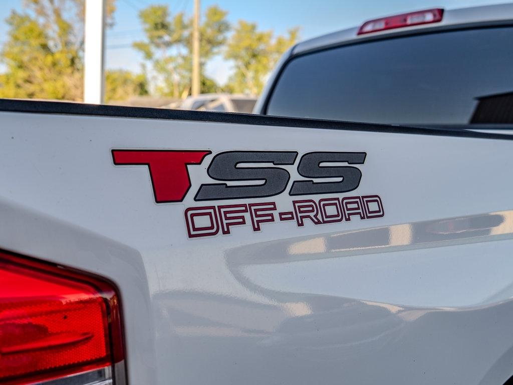 Toyota Tundra 4WD  2017