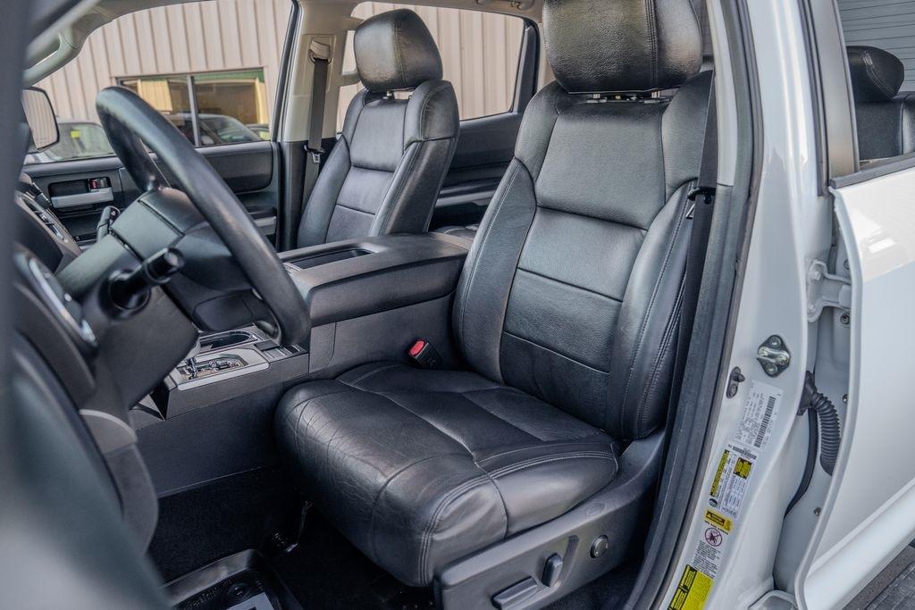 Toyota Tundra 4WD  2017