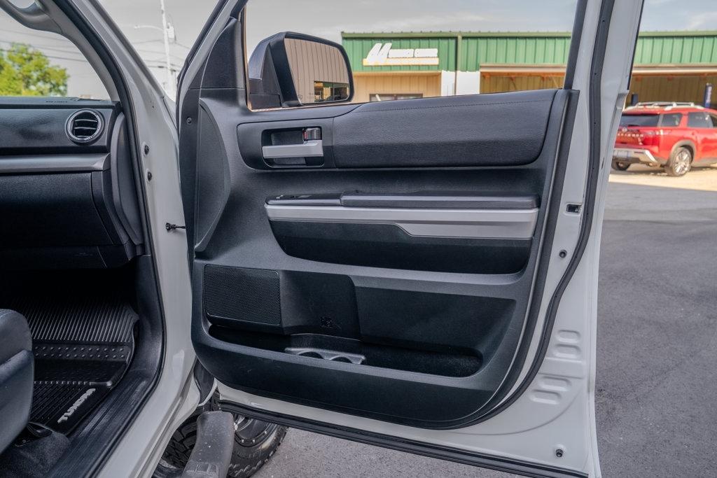Toyota Tundra 4WD  2017