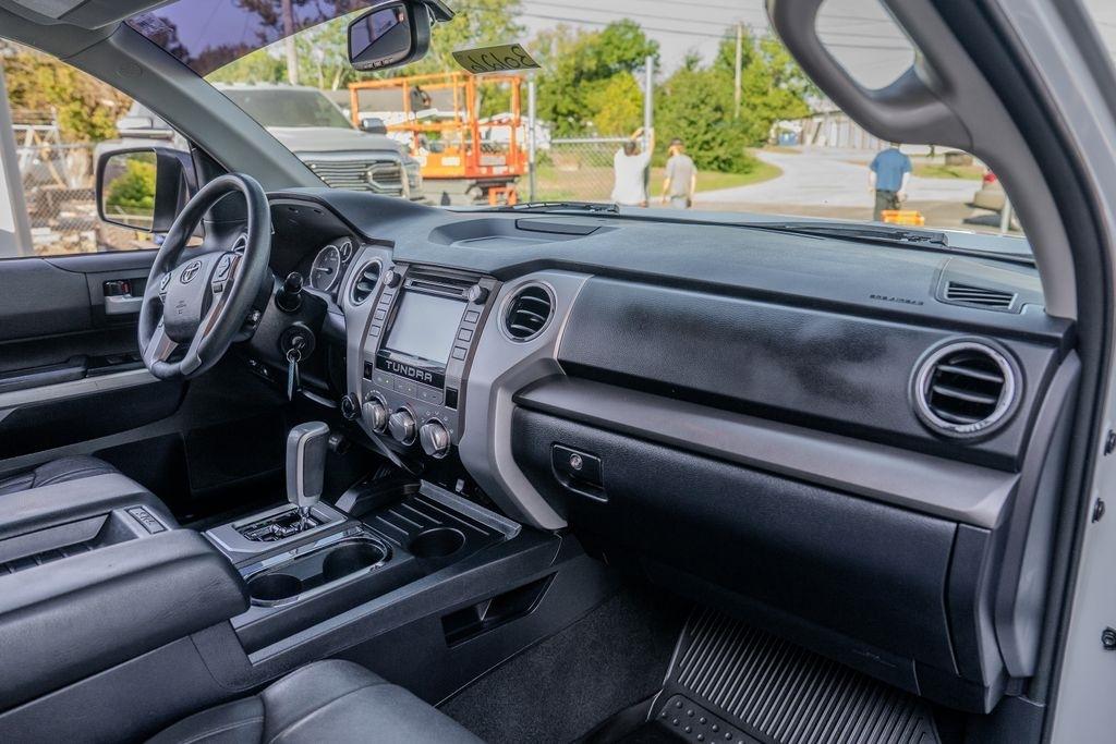 Toyota Tundra 4WD  2017