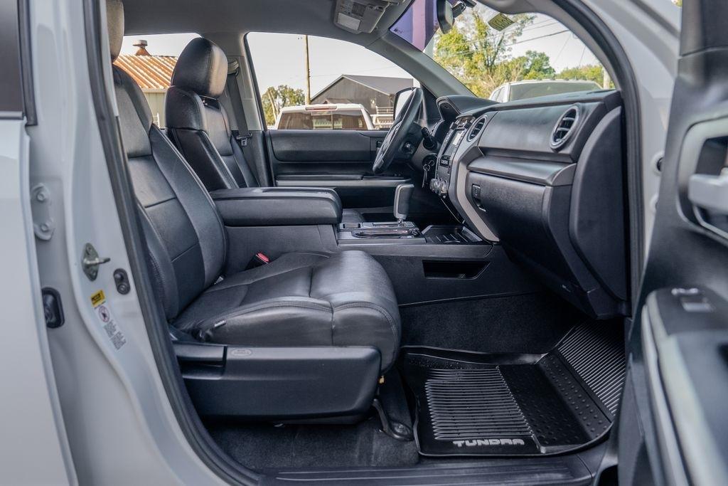 Toyota Tundra 4WD  2017