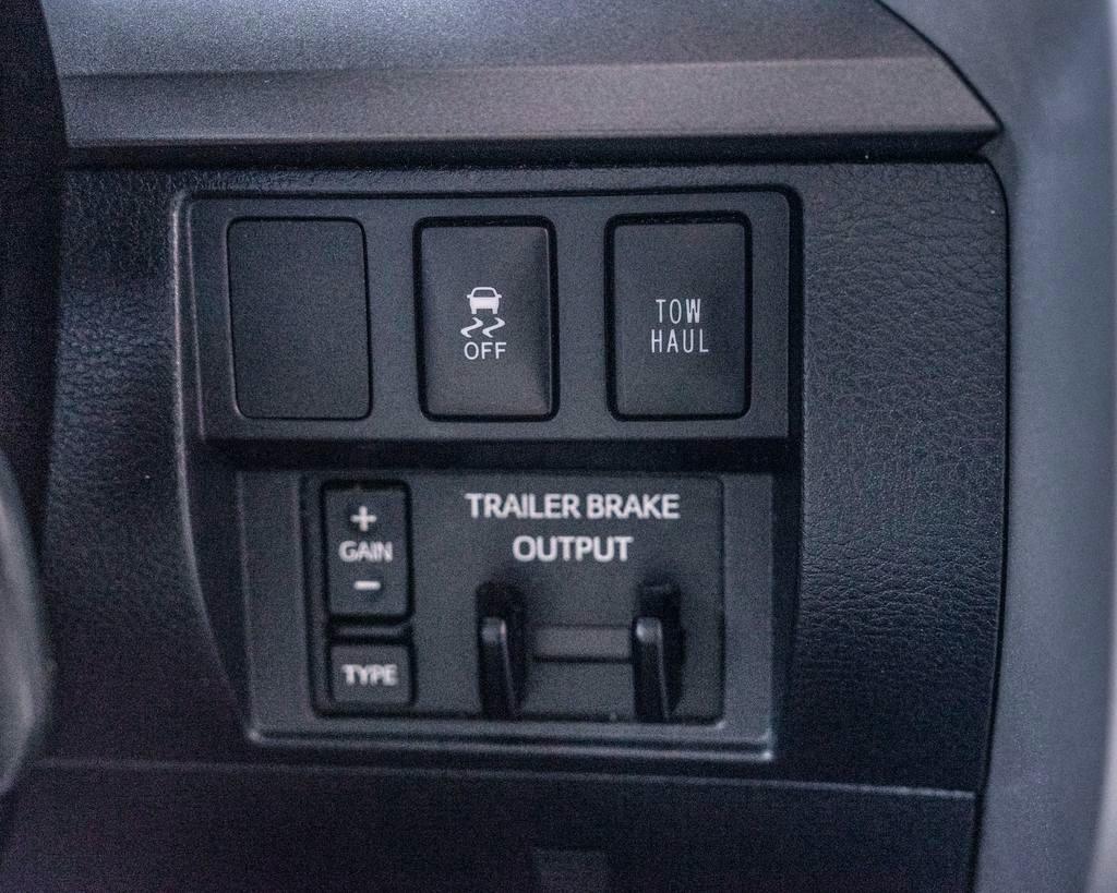 Toyota Tundra 4WD  2017
