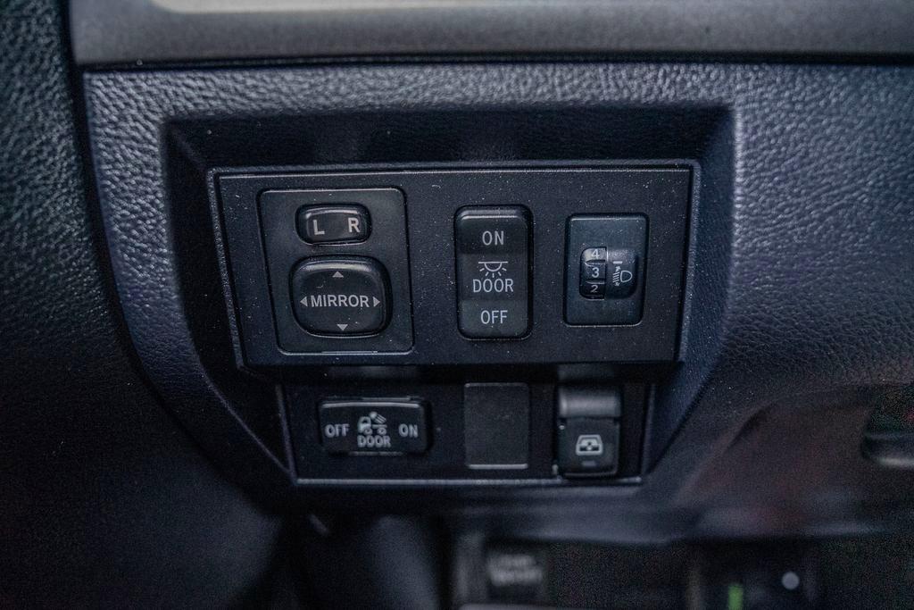 Toyota Tundra 4WD  2017