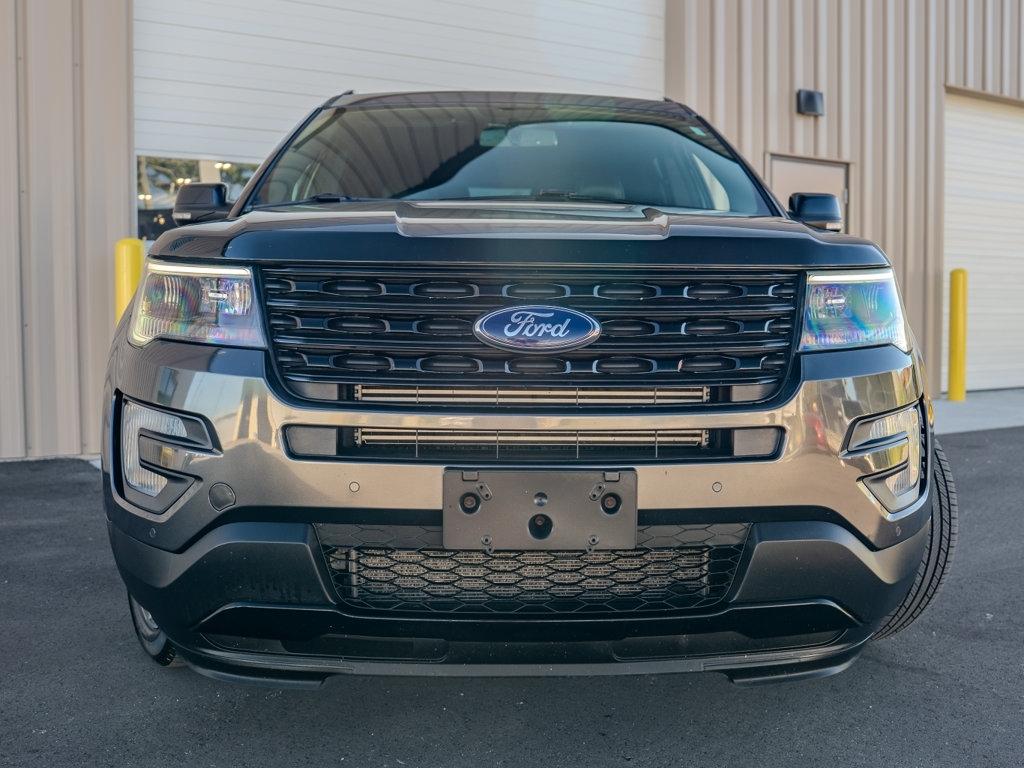Ford Explorer photo 3