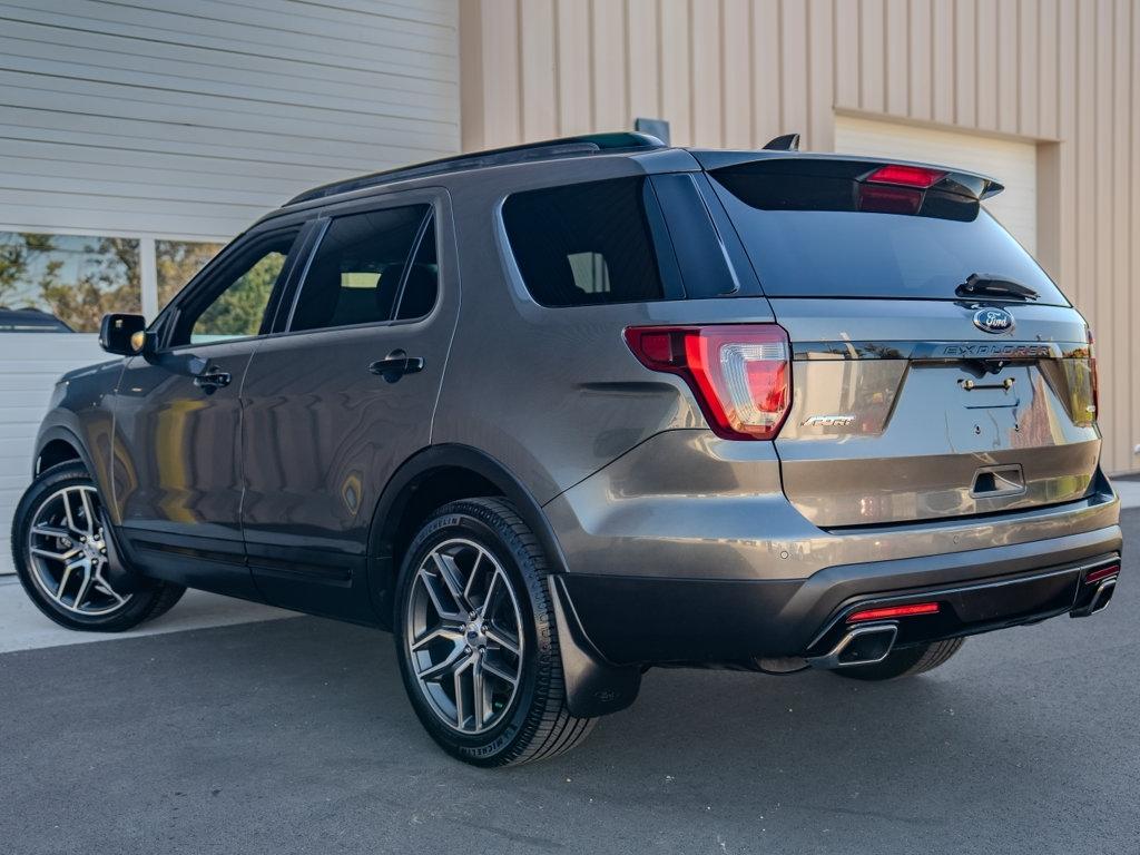 Ford Explorer photo 6